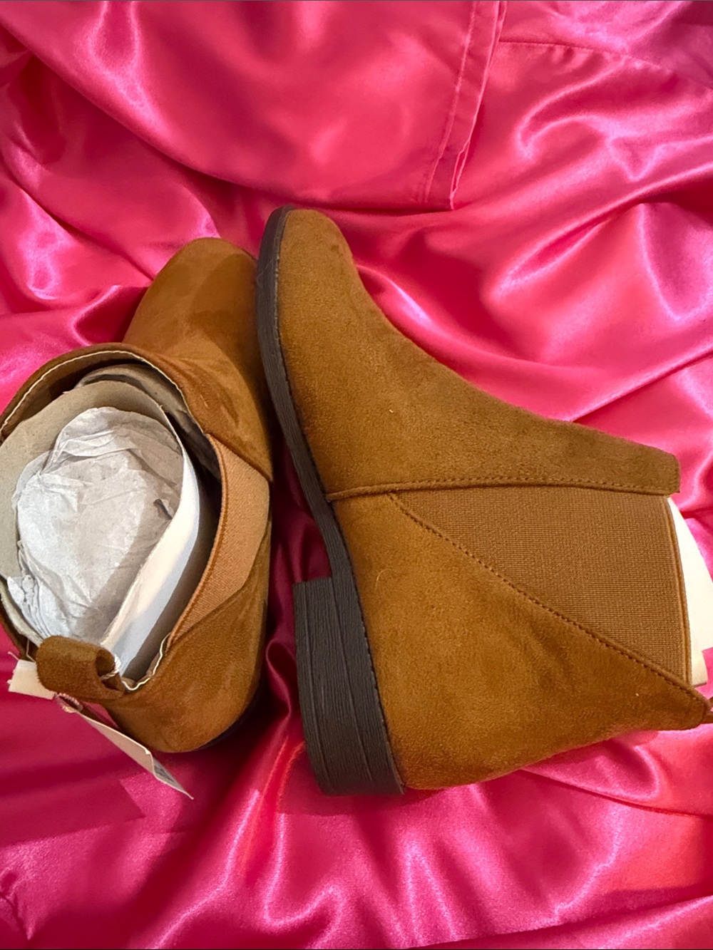 Classic Women's Tan Suede Chelsea Booties - Stylish Ankle Shoes